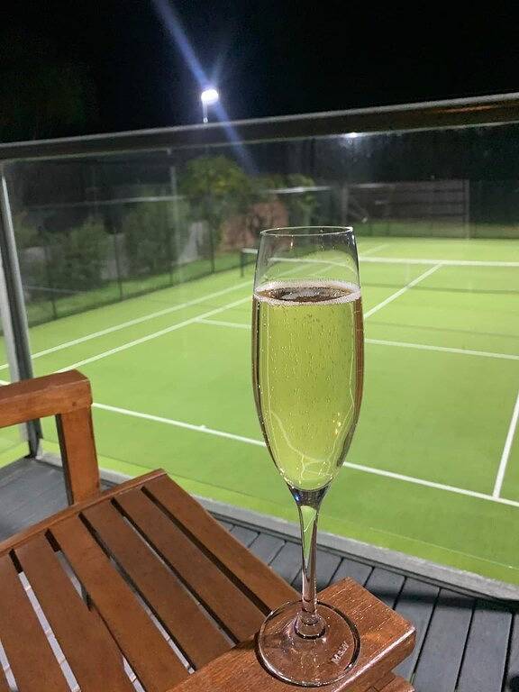 Holiday home for 8 people, with hot tub and balcony in Blairgowrie