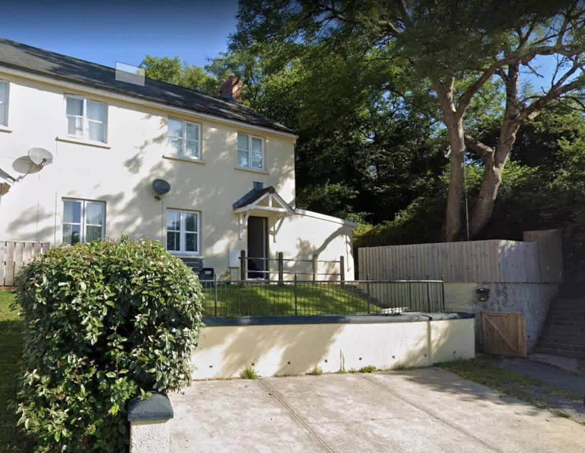 Saundersfoot Coastal Retreat with Patio & Parking in Saundersfoot, Pembrokeshire