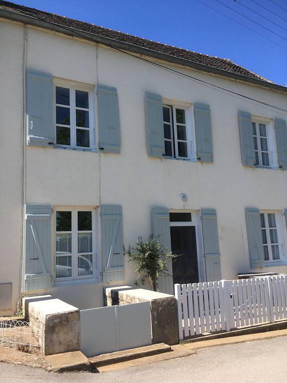 Gîte pour 4 personnes, avec jardin et terrasse à Mercurey