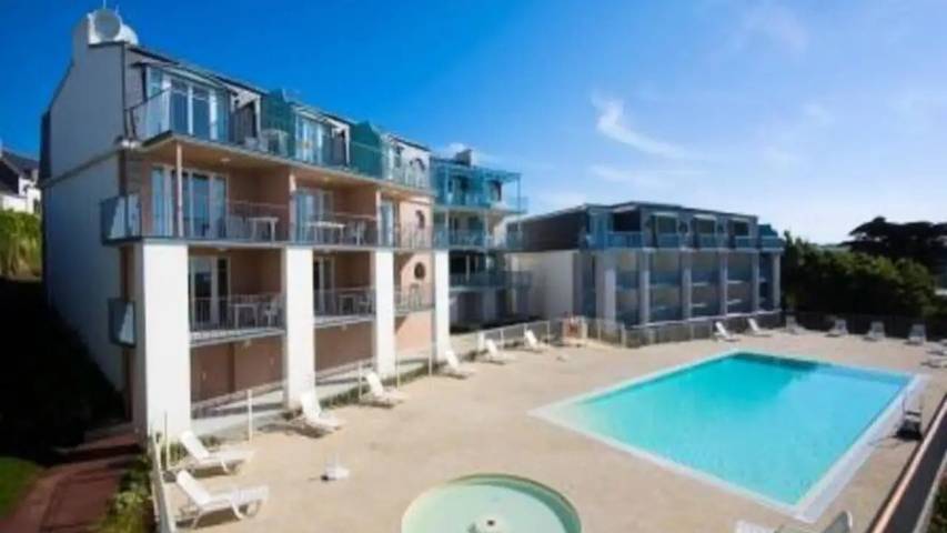 Gîte pour 6 personnes, avec Balcon et Piscine dans Plage Tres-Cadec - 3