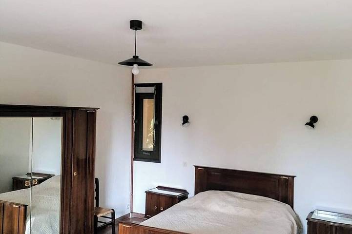 Gîte pour 6 personnes, avec Terrasse ainsi que Jardin et Piscine à Lasalle - 3