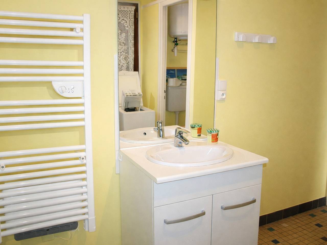 Strandnahes Ferienhaus mit Garten, in Laufnähe zur Stadt und Pools in La Tranche-sur-Mer, Vendée