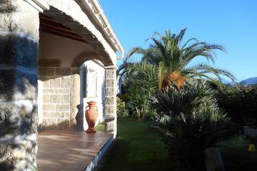 Chambre d’hôte pour 4 personnes, avec jardin à Sarrola-Carcopino