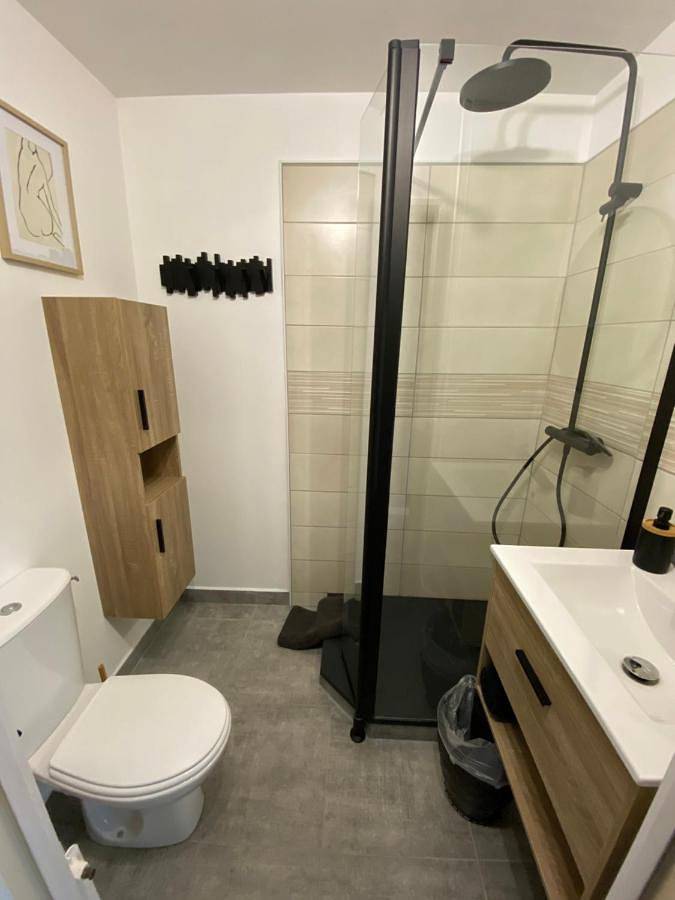Appartement entier, One-Bedroom Apartment in Montceau-les-Mines, Région de Chalon-sur-Saône