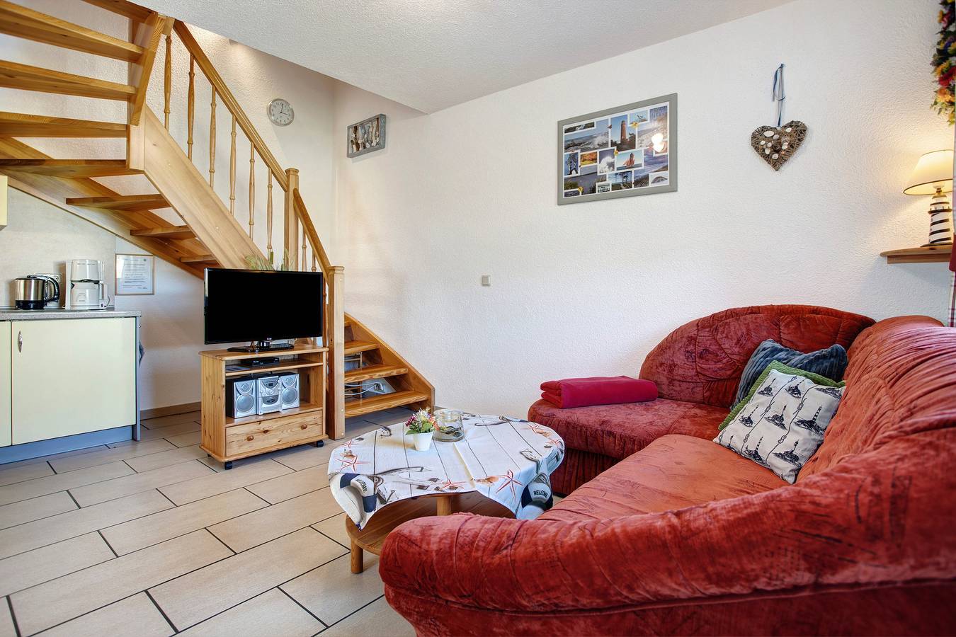 Entire apartment, Apartment 'Fewo 14 - Halbinsel Darss - Ostsee' with Private Terrace, Shared Garden and Wi-Fi in Wieck am Darß, Peninsula Fischland - Darss - Zingst