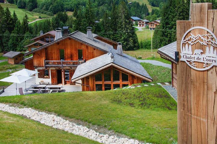Gîte pour 10 personnes, avec terrasse et jacuzzi à Notre-Dame-de-Bellecombe