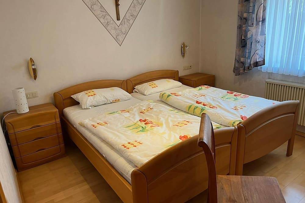 Ganze Wohnung, Ferienwohnung/Zimmer am Fuße der Kapfenburg, in Westhausen/Aalen in Westhausen, Schwäbische Ostalb