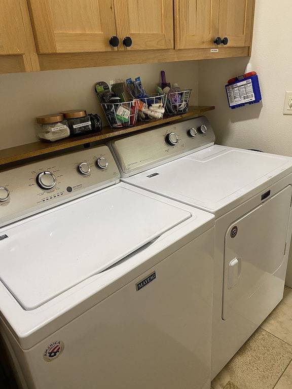 Vacation rental for 16 people, with hot tub and yard in Eugene