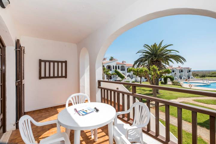 Entire apartment, Modern apartment in complex with pool - Girasols Gardens Sup in San Jaime Mediterráneo, Alaior Municipality