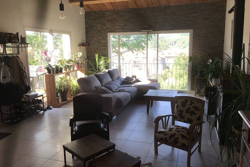 Sunny villa ☀️ with 2 gardens with private pool and terrace in Lodève, Lodève und Umgebung