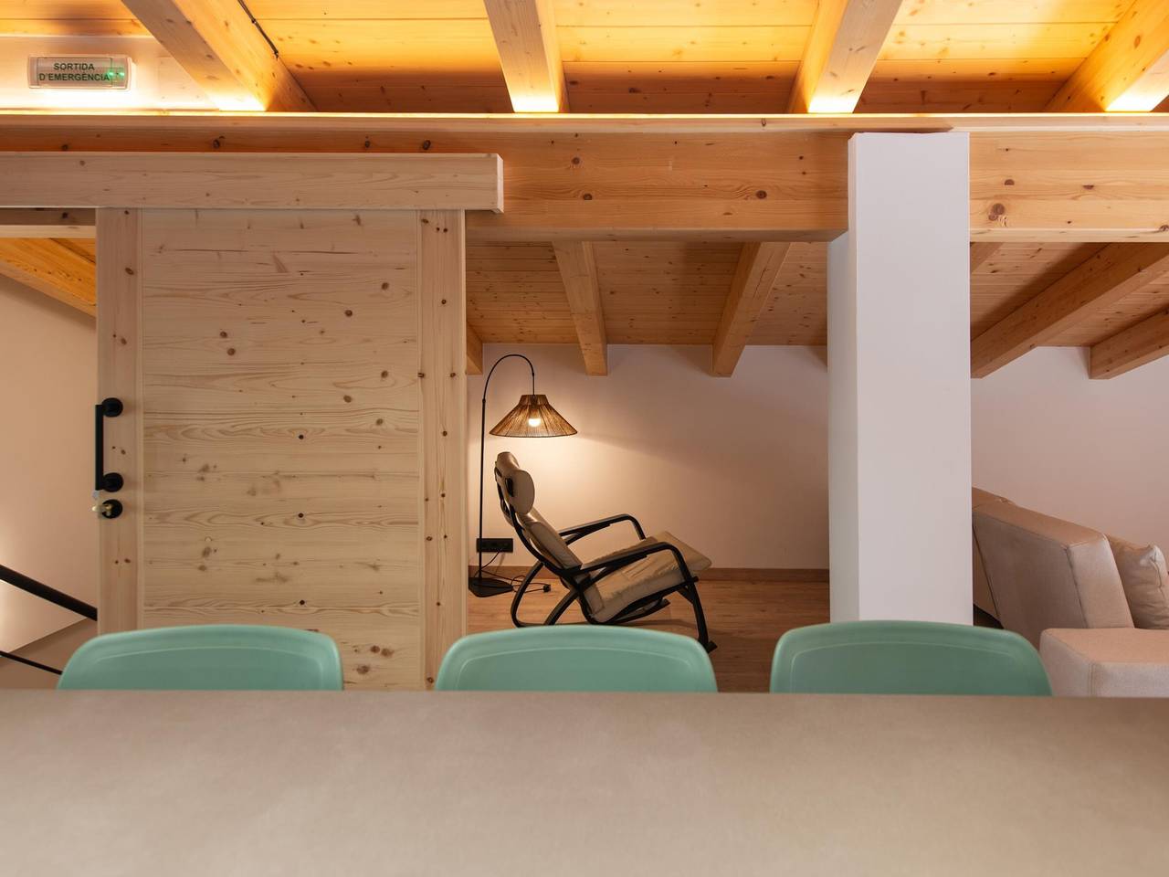 Entire apartment, Mountain Loft Trencalòs, pets allowed in Soriguera, Catalan Pyrenees