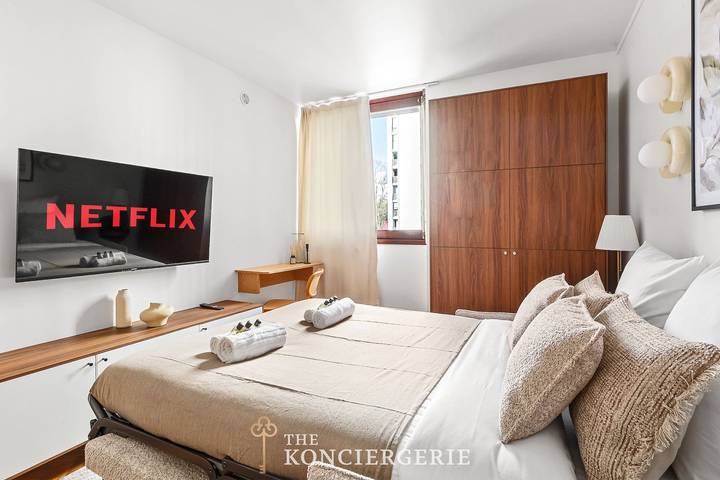 Appartement entier, Ecrin contemporain lumineux in Paris, Île de France