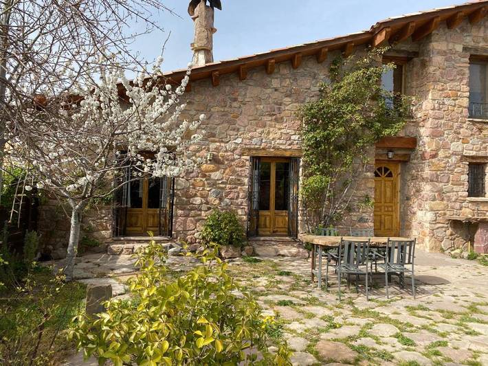 Casa rural para 8 personas, con vistas y jardín en Pallars Sobirà