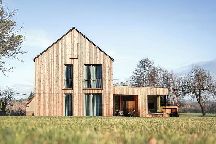 Ferienhaus für 8 Personen, mit Garten und Sauna sowie Balkon in Großschönau