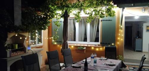Gîte pour 14 personnes, avec terrasse ainsi que jardin et piscine à Saint-Félix-Lauragais