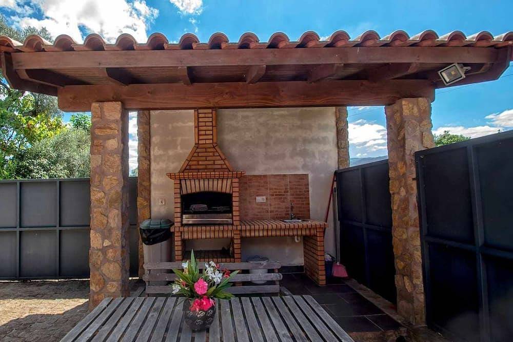 Casa das Vinhas (Camélias de Basto-Turismo Rural) in Codeçoso, Distrito de Braga
