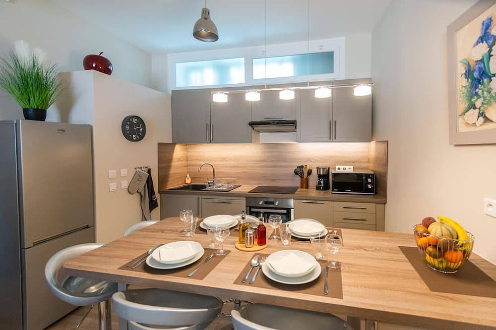 Entire apartment, Furnished all-inclusive apartment in the center of town in Cavaillon, Parc naturel régional du Luberon