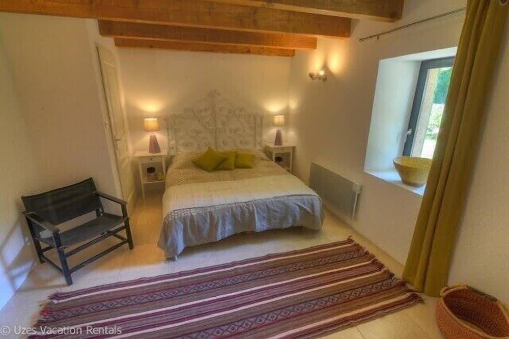 Encantadora casa del siglo Xviii - Tranquilo jardín privado y piscina - Aire acondicionado in Vers-Pont-du-Gard, Region de Nimes