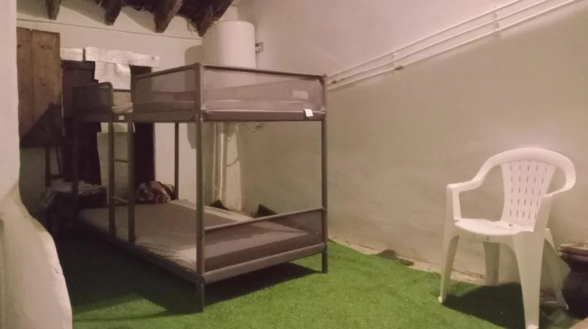 Casa de huéspuedes para 2 personas, con vistas además de piscina y balcón - 1