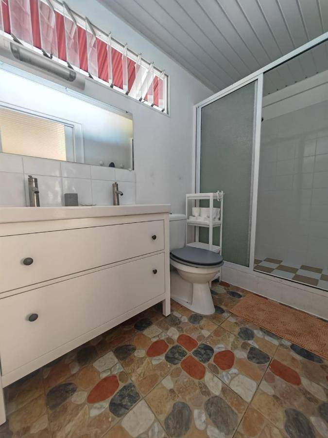 Gîte pour 2 personnes, avec jardin et terrasse dans Papara - 4