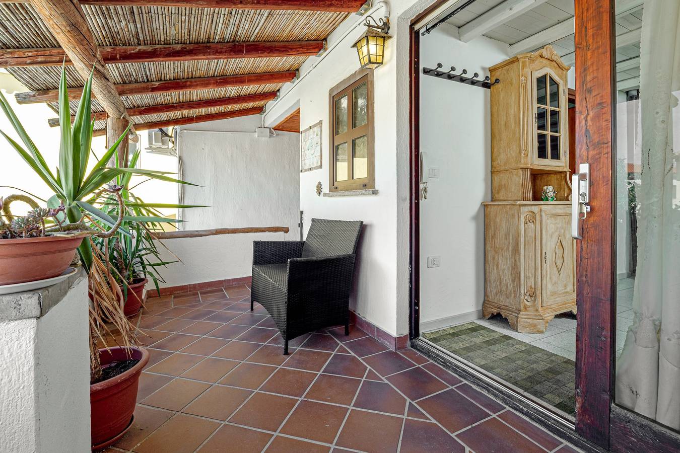 Appartement entier, Appartement 'Flamingo' avec terrasse privée, balcon et climatisation in San Teodoro, Olbia-Tempio