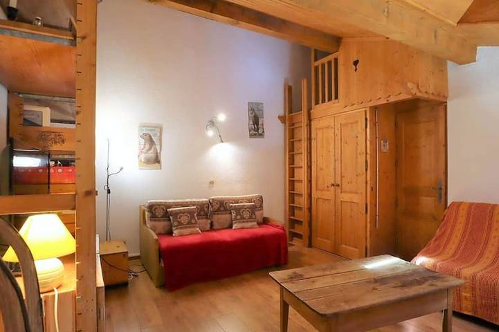 Ferienwohnung für 7 Personen, mit Pool und Balkon