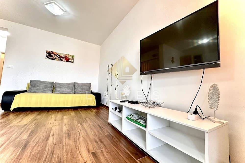 Entire apartment, Apartments House Vukman - One Bedroom Apartment in Novalja, Pag Island