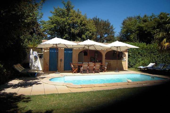 Casa de vacaciones para 10 personas, con jardín y terraza en Mondragon