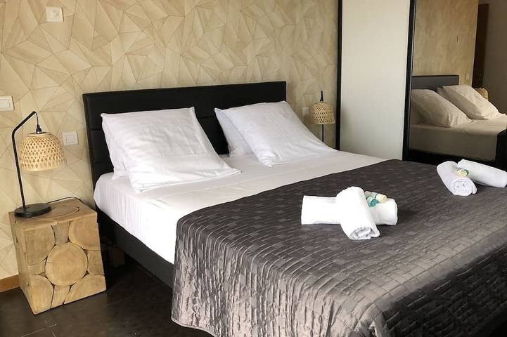 Location de vacances pour 6 personnes, avec jardin à Casalabriva - 2