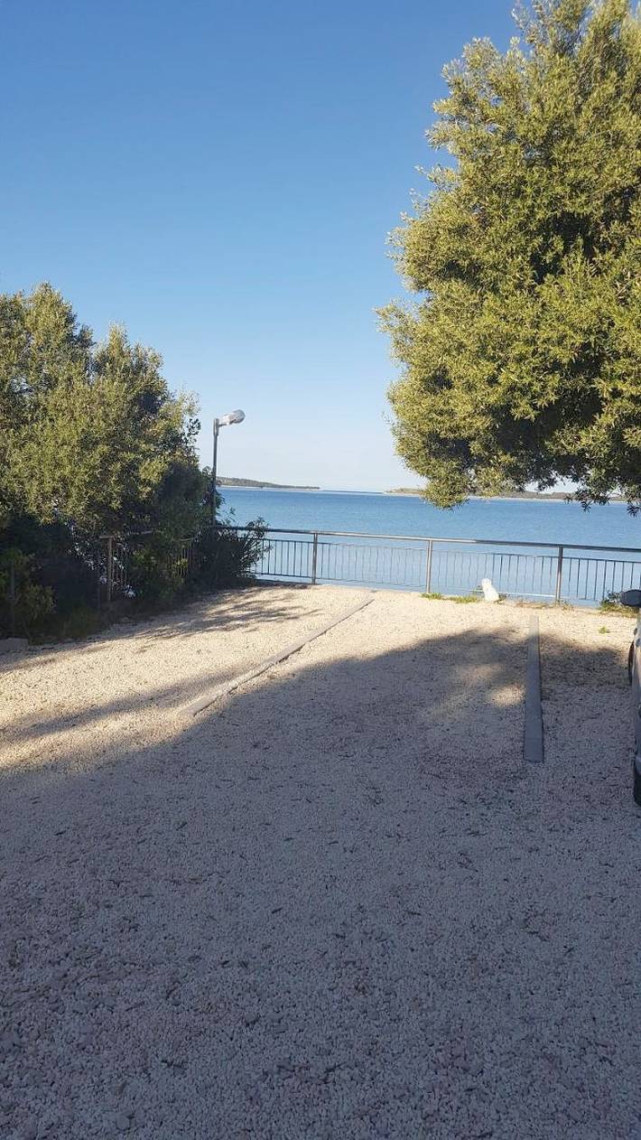 Gîte pour 3 personnes, avec jardin ainsi que vue sur le lac et vue à Zaboric - 4
