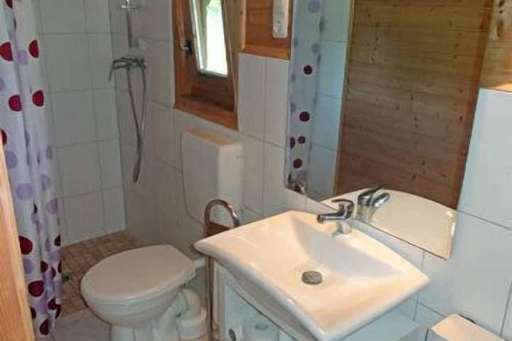 Bungalow für 4 Personen, mit Terrasse und Garten in Altenkirchen - 3