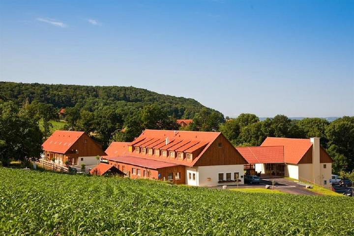 Hotel für 4 Personen, mit Terrasse und Garten sowie Sauna und Ausblick