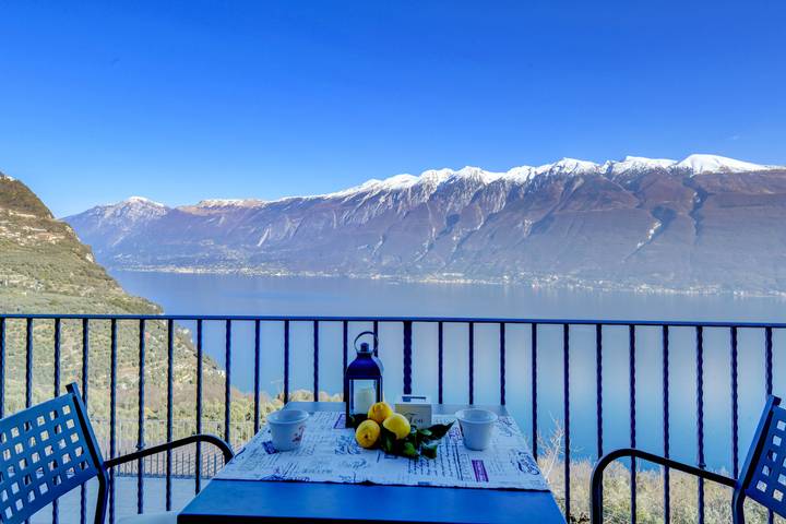 Ferienwohnung für 4 Personen, mit Seeblick und Balkon sowie Garten in Tignale - 2