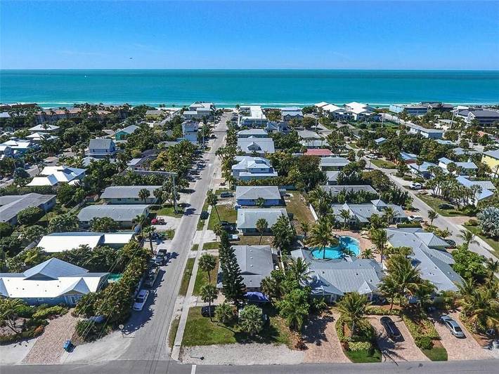 Cottage for 6 people, with terrace and yard in Anna Maria Island