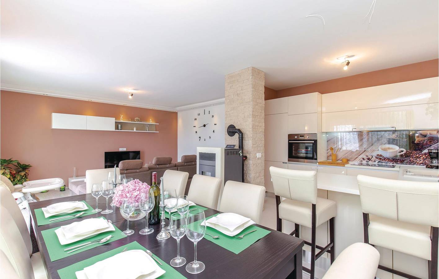Charmantes Apartment mit 2 Schlafzimmern, Meerblick, Pool und Terrasse, in der Nähe von Restaurants in Kraljevica, Primorje-Gorski Kotar