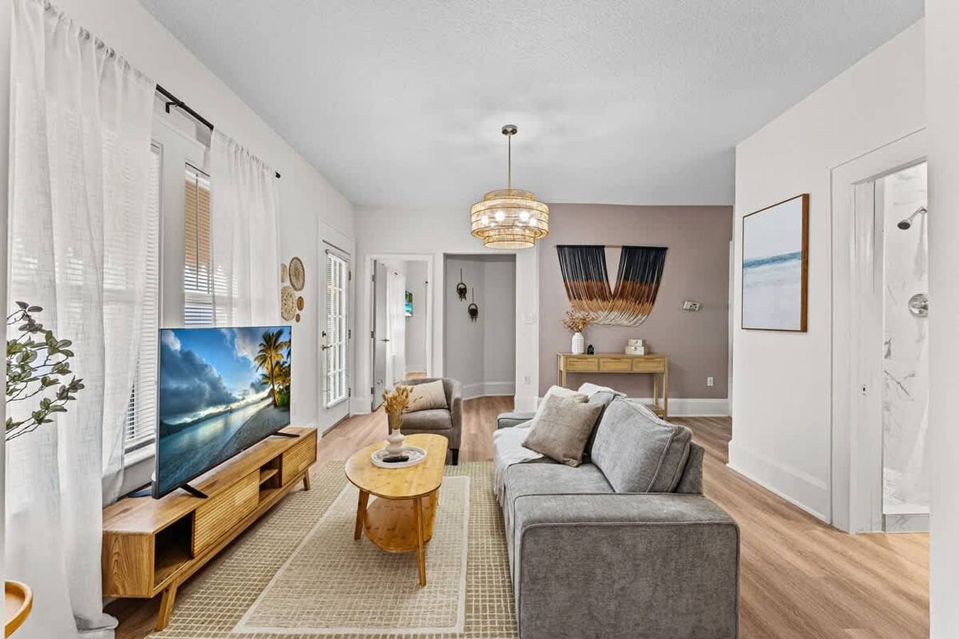 Super Boho Waterfront Retreat w Fishing Views in Kissimmee, Osceola County