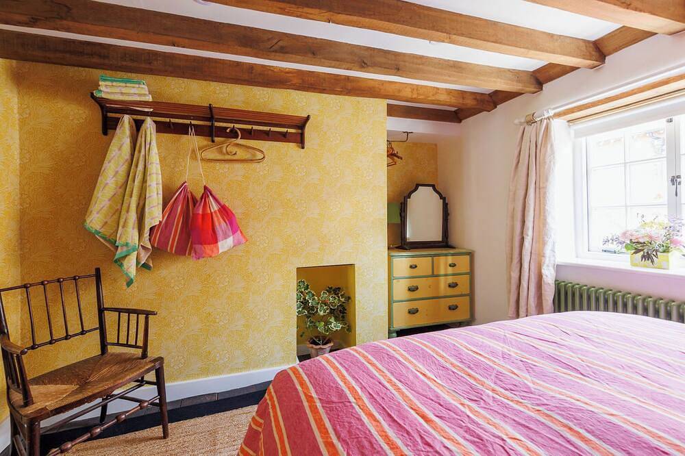 This townhouse is a 2 bedroom(s), 1.5 bathrooms, located in Arundel, West Sussex in Arundel, South Downs