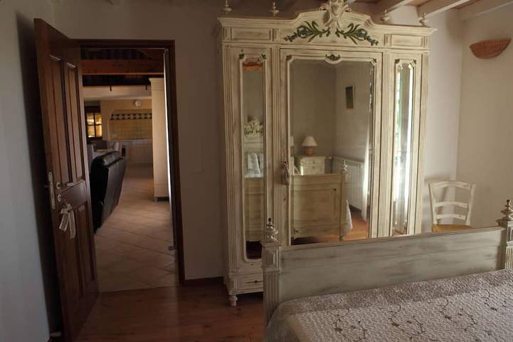 Location de vacances pour 6 personnes, avec jardin et terrasse à Caseneuve - 4