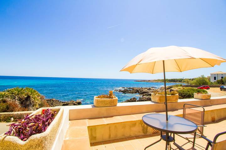 Apartamento vacacional entero, Auténtica casa de pescadores en primera línea de mar in Es Carregador, Capdepera