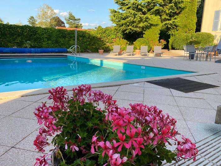 Hôtel pour 2 personnes, avec jardin et piscine à GY - 4