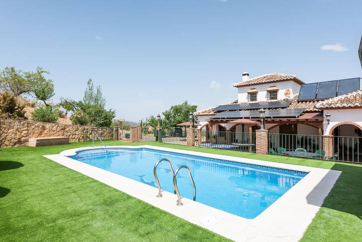 Casa rural para 12 personas, con Jardín en Colmenar