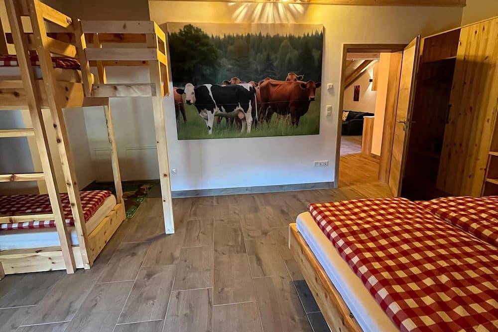 Ganze Wohnung, Schöne Ferienwohnung (76qm) mit Kaminofen in Kollnburg, Ostbayern