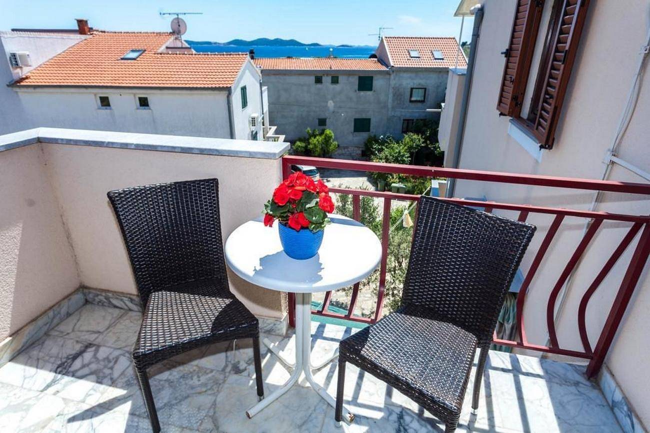 Zimmer mit Balkon und Meerblick Pakostane, Biograd -a in Pakostane, Zadar