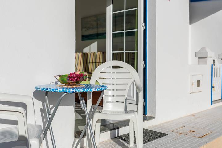 Holiday Home "El Sombrerito 1" with Sea View & Wi-Fi in La Graciosa, Parque Natural Archipiélago Chinijo