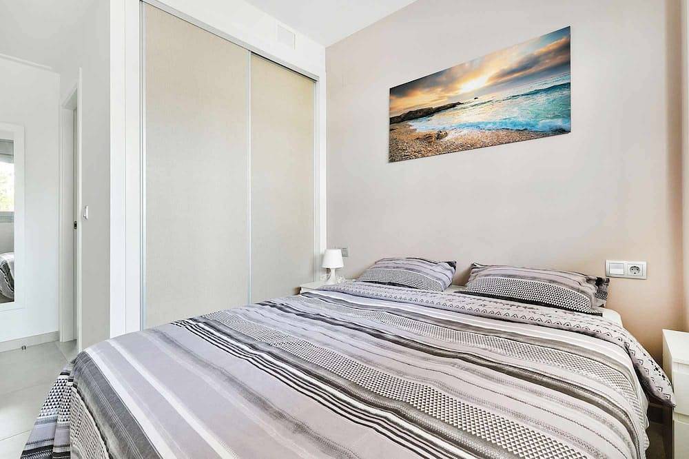 Entire apartment, Villa Amalia 61: Ground floor with garden in Mar Azul Torrevieja, Torrevieja