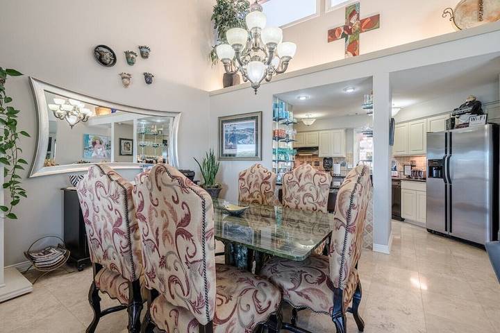 Vacation rental for 8 people, with hot tub and yard as well as sauna in Lake Hamilton