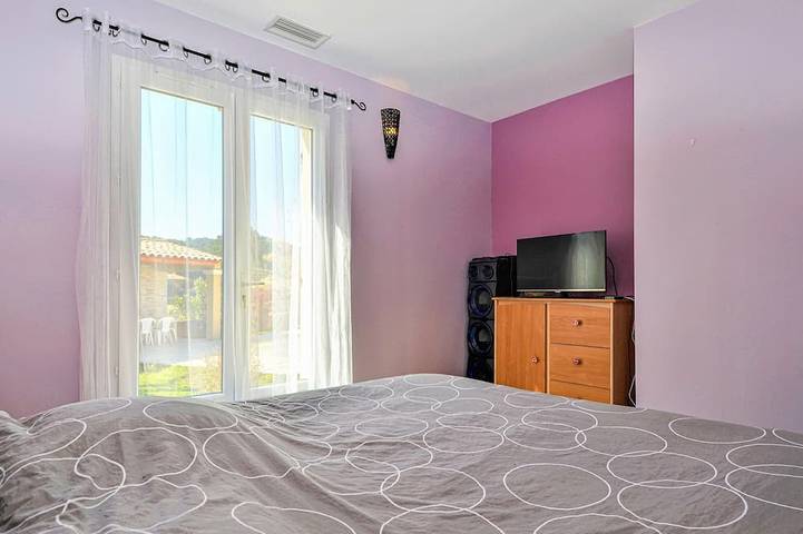 Location de vacances pour 10 personnes, avec terrasse à Mornas - 4