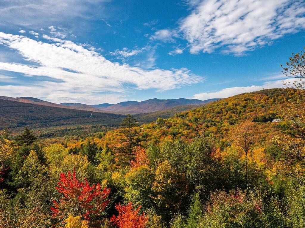 Sunny View Chalet- Minutes to Sunday River- Awesome Mountain Views! in Newry, Sunday River