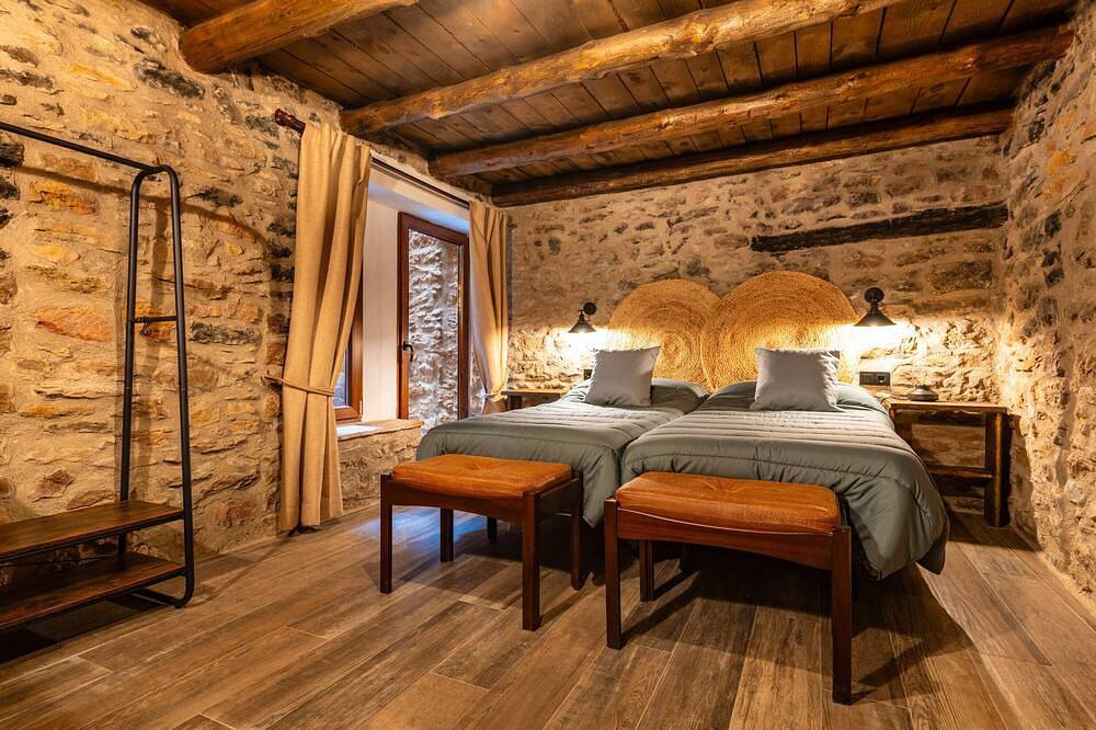 Casa rural 'Masía La Parreta' con vistas a la montaña, terraza privada y jardín privado in Villafranca de Cid, Provincia de Castellón