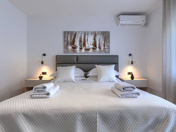 Ferienwohnung für 6 Personen, mit Terrasse und Garten in Novigrad - 3